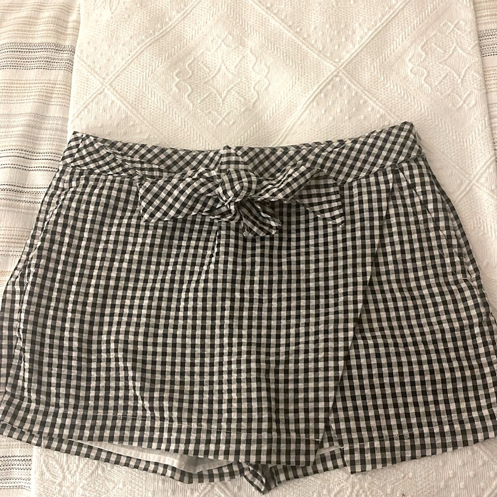 Black & White Gingham Vineyard Vines Skort
